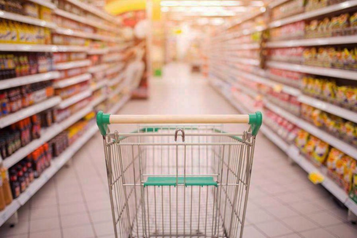 Ανδρας πήγε ολόγuμνος για ψώνια σε σούπερ μάρκετ στη Δυτική Αττική