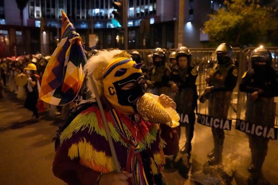 Περού: Εντολή της κυβέρνησης σε αστυνομία και στρατό να ανοίξουν τους δρόμους