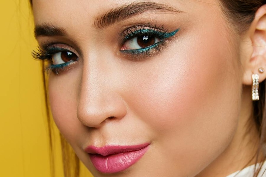 Κόλπα στο μακιγιάζ για να φαίνονται τα μάτια σου μεγαλύτερα