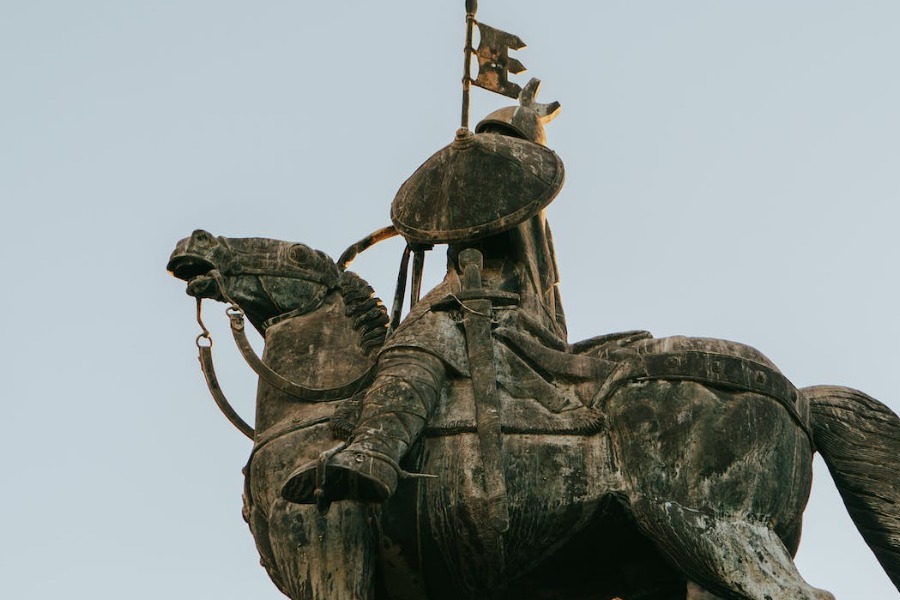 Aλήθεια ή μύθος: Στα αγάλματα, η στάση του αλόγου δείχνει πώς πέθανε ο αναβάτης;