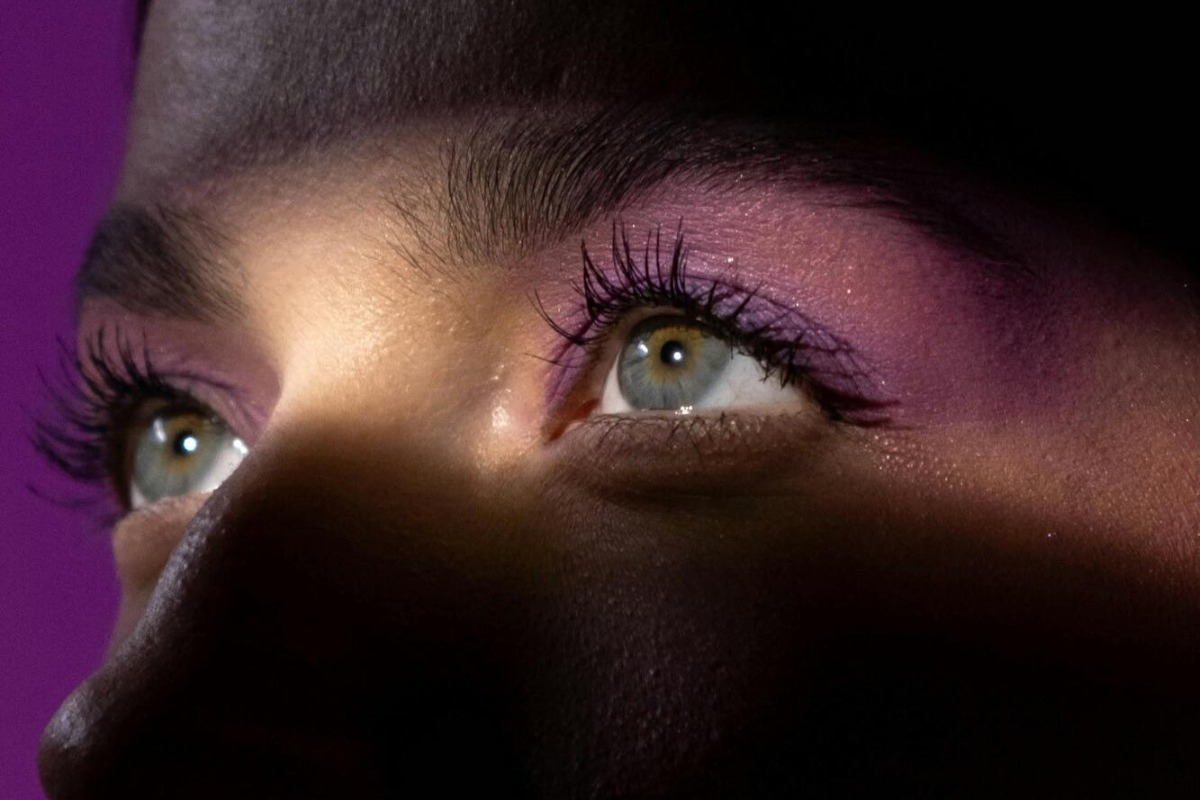 Smokey eyes την άνοιξη; Κι όμως μπορείς με αυτά τα κόλπα!