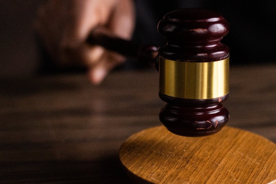 Ξεκινούν αποχή οι δικηγόροι της Αθήνας μέχρι την ψήφιση του φορολογικού νομοσχεδίου