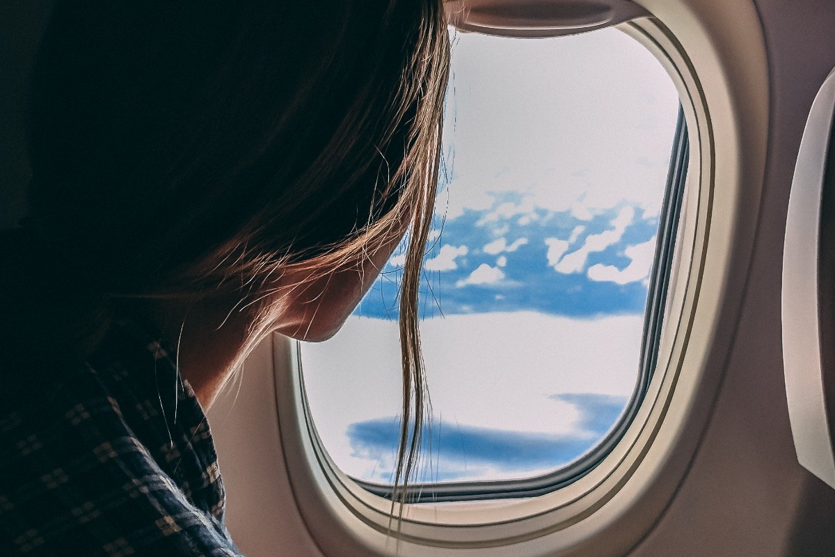 Mια αεροσυνοδός μοιράζεται τα μυστικά της για τα επόμενα ταξίδια σου