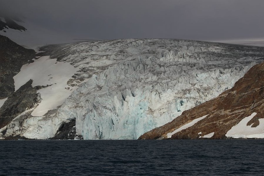 Ο πάγος της Γροιλανδίας λιώνει: Tι παίρνει τη θέση του