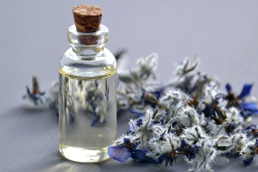 Μαύροι κύκλοι: Το έλαιο που λένε ότι κάνει θαύματα