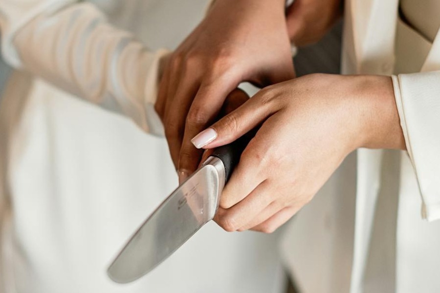 Η αναγγελία του πρώτου γάμου μεταξύ γυναικών στην Ελλάδα: Ποια ηθοποιός παντρεύεται