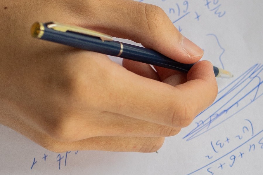 Πανελλαδικές 2023: Πήγε να γράψει με... ακουστικό γιος ακαδημαϊκού της Ιατρικής του ΑΠΘ