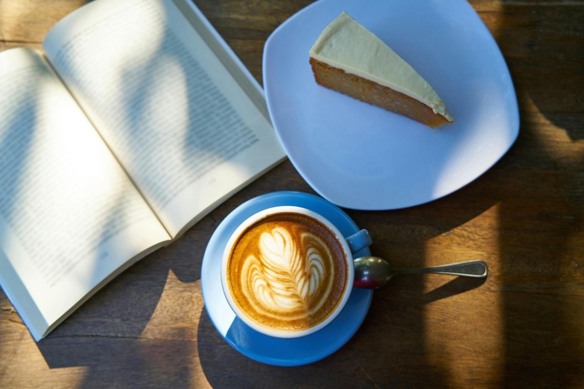 Τα πιο όμορφα καφέ ‑ βιβλιοπωλεία της Αθήνας για να διαβάσεις για την εξεταστική