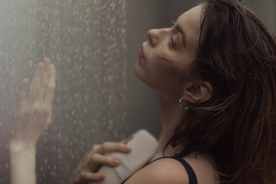 Η επιστήμη πίσω από το γιατί όλες οι καλές ιδέες σου έρχονται όταν κάνεις ντουζ