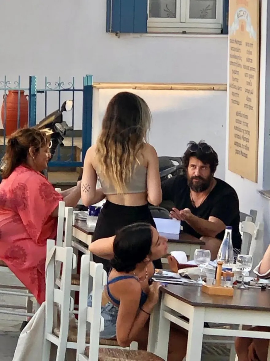 Αλέξης Γεωργούλης: Για φαγητό με τη Βίκυ Σταυροπούλου ‑ Η δημόσια εμφάνιση μετά τις βαριές καταγγελίες