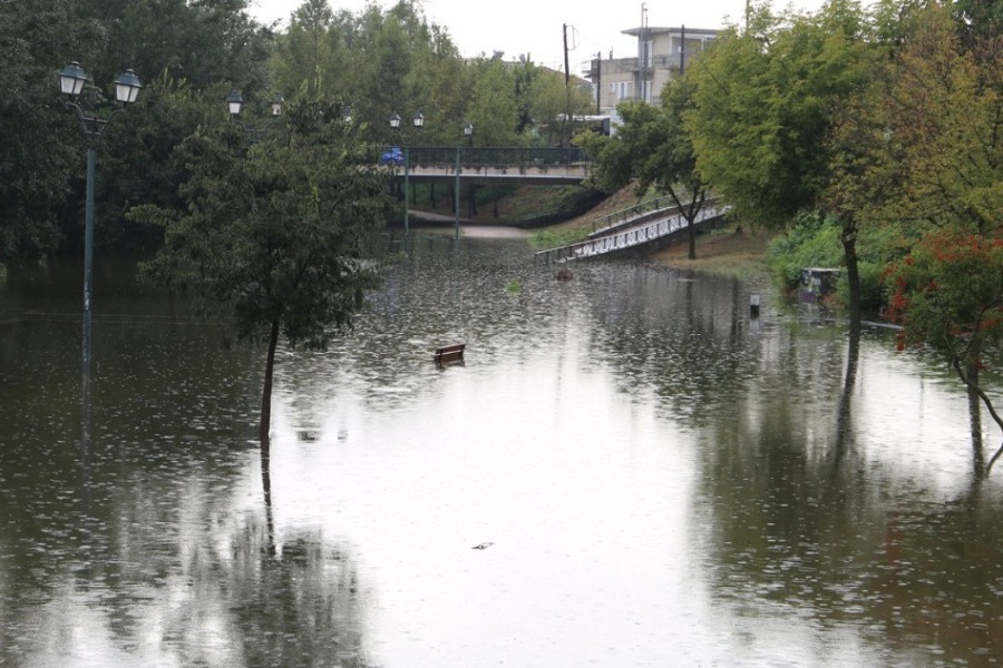Κακοκαιρία Daniel: Μήνυμα του «112» για τον Πηνειό ‑ «Απομακρυνθείτε λόγω κινδύνου υπερχείλισης»