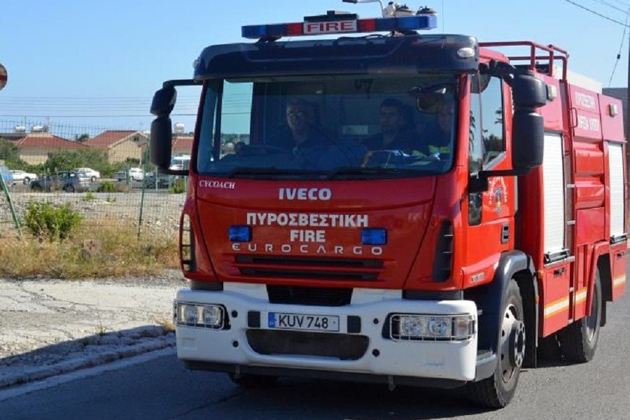 «Συναγερμός» για τη φωτιά στον Ωρωπό ‑ Έκλεισαν δρόμοι