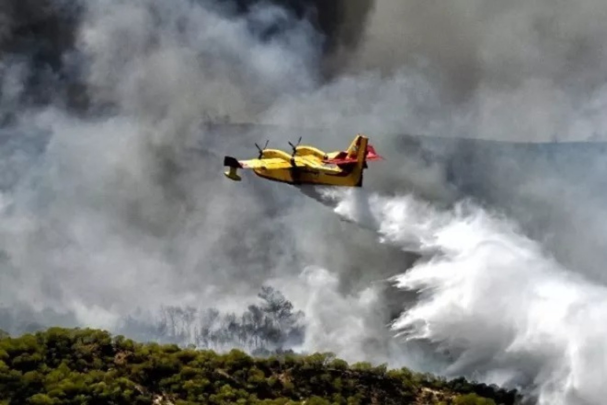 Βοιωτία: Αναγκαστική προσγείωση πυροσβεστικού αεροσκάφους
