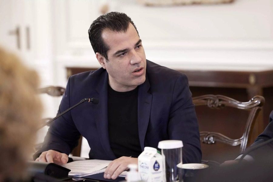 Πλεύρης: Υποψήφιος πολιτικού κόμματος ο γιατρός που έδωσε την αναρρωτική στον επιθεωρητή σταθμάρχη