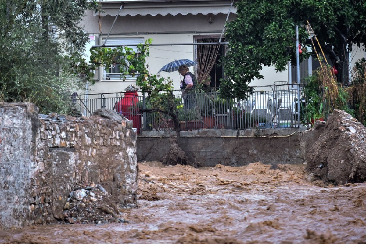 Δραματική η κατάσταση στον Βόλο: Ποτάμια οι δρόμοι, εκατοντάδες απεγκλωβισμοί
