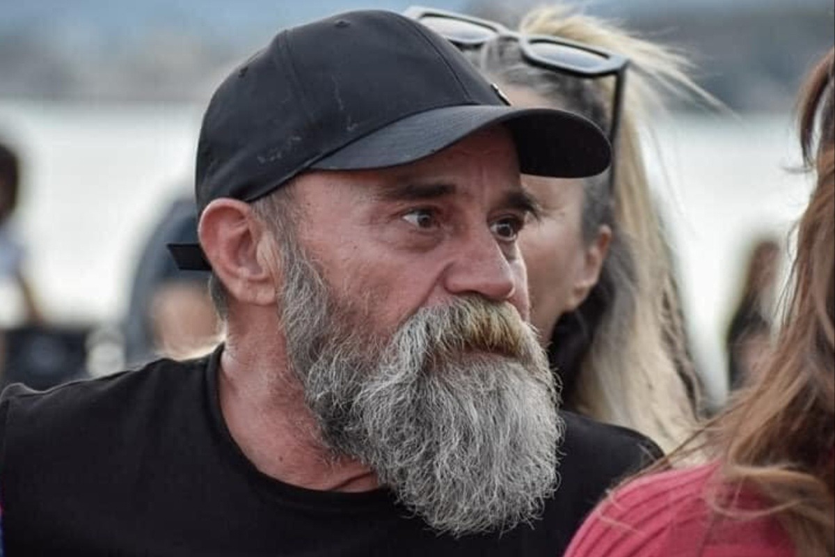 Κωνσταντίνος Πολυχρονόπουλος: Διοργανώνει μουσική βραδιά για να μαζέψει χρήματα για τις μηνύσεις που έχει καταθέσει