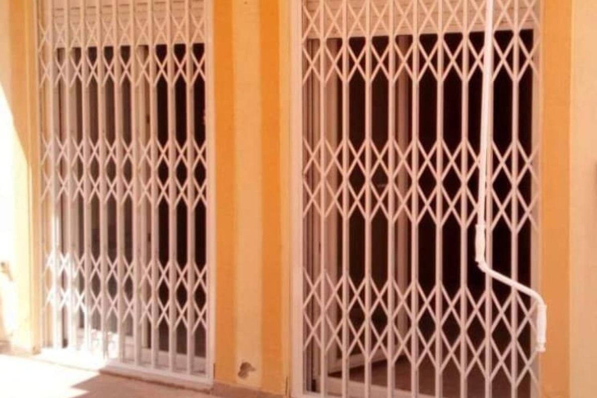 Πτυσσόμενα Κάγκελα για Παράθυρα και Μπαλκονόπορτες