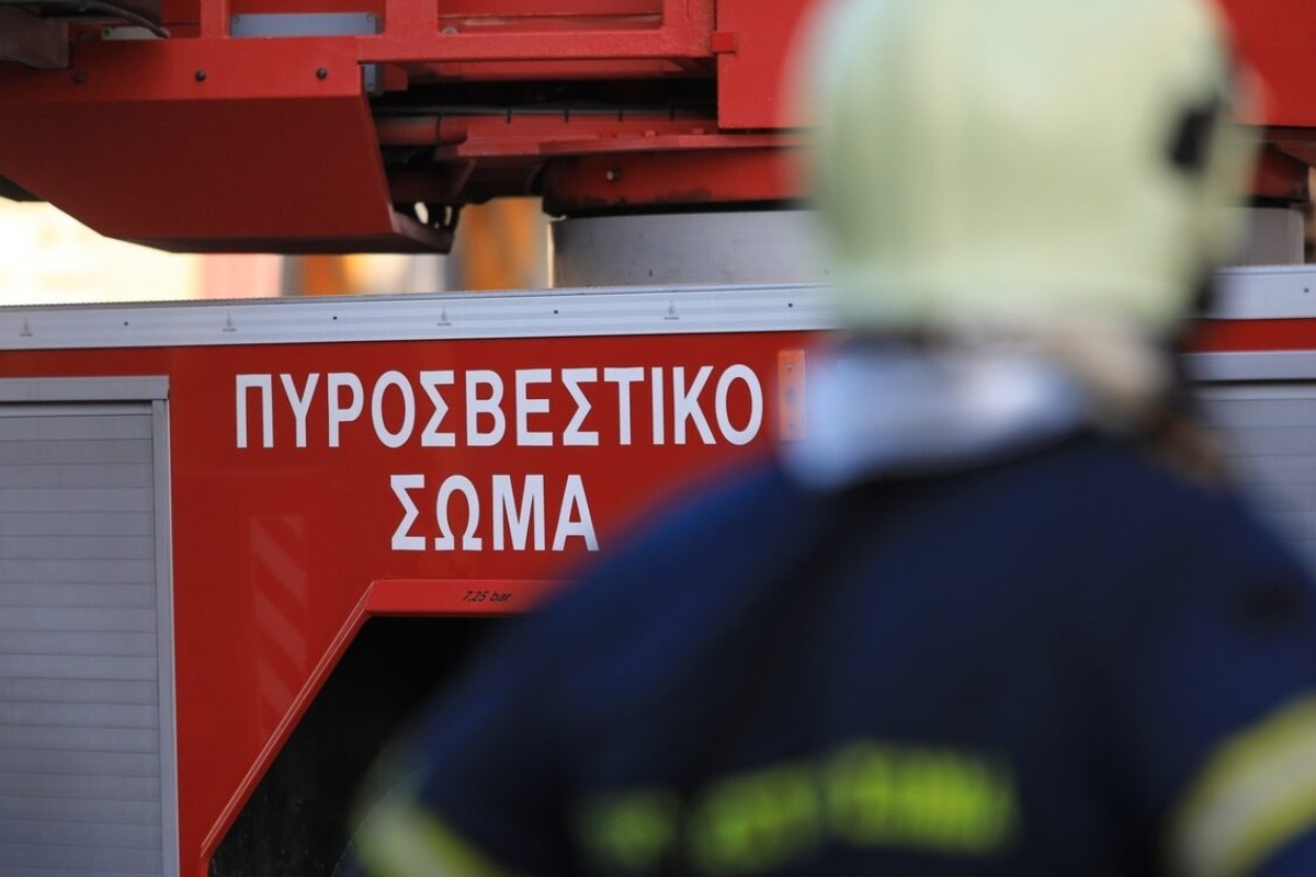 Φωτιά σε σπίτι στο Κορωπί ‑ Συναγερμός στην πυροσβεστική