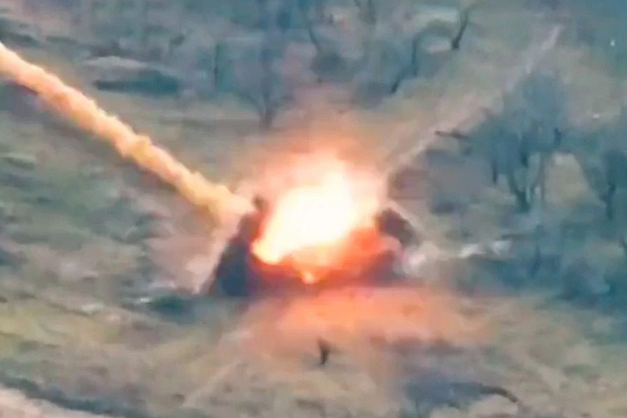 Βίντεο σοκ: H στιγμή που Ρώσοι στρατιώτες εξοντώνονται από ουκρανικό πύραυλο