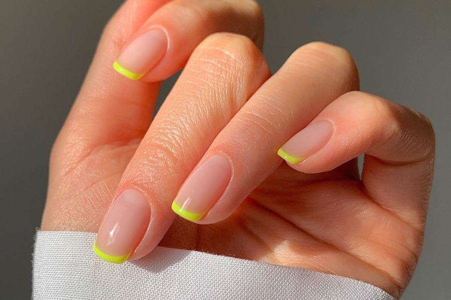 Τέρμα πια το απλό γαλλικό στα νύχια: Δες τέλειες παραλλαγές