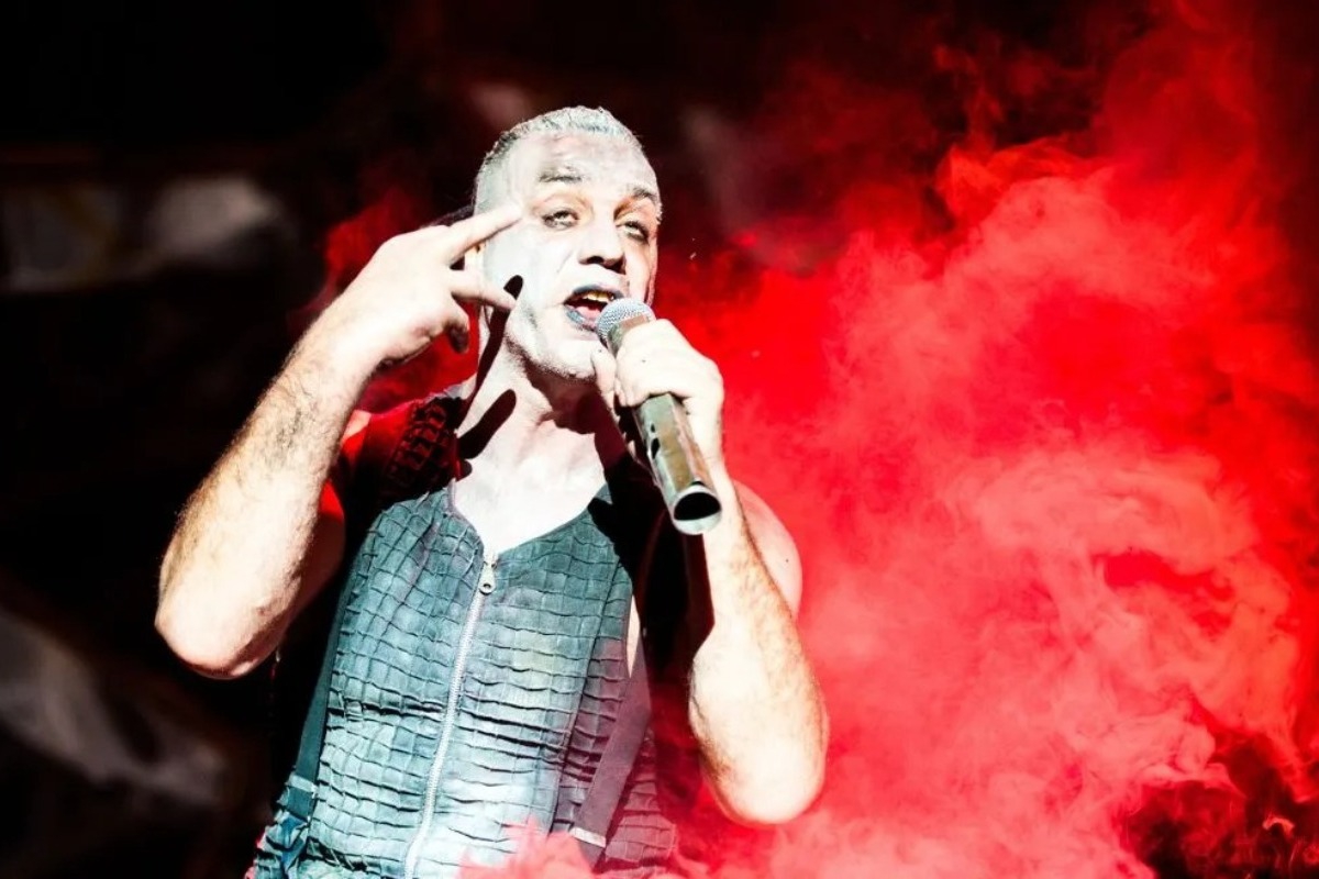 Rammstein: 25χρονες τους κατηγορούν ότι «στρατολογούν» γυναίκες για να ... «βρεθούν» μαζί τους μετά τις συναυλίες