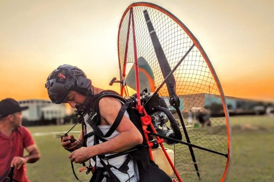 Σοκ: Αλεξιπτωτιστής κατέγραψε τον θάνατό του ‑ Οι τελευταίες του στιγμές