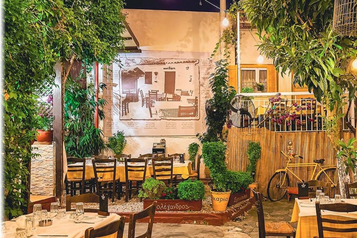 Οι πιο όμορφες ταβέρνες με αυλή στην Αθήνα