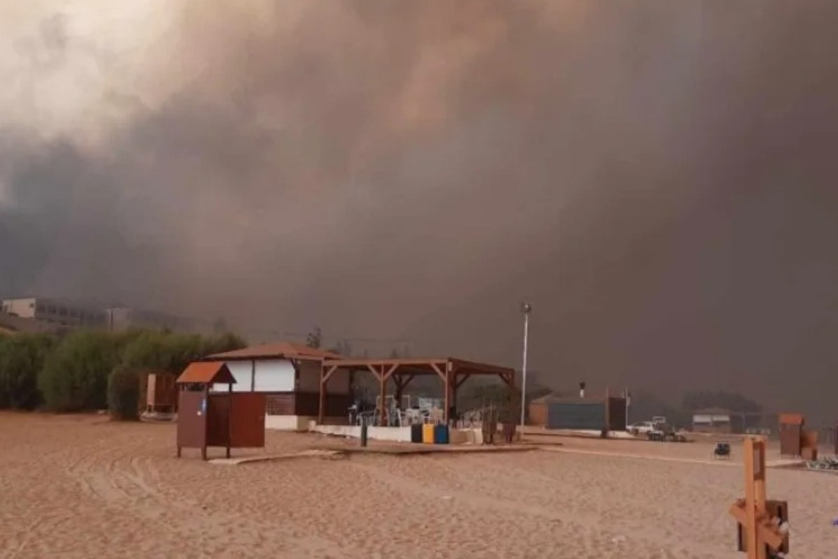 Πρωτοφανής επιχείρηση διάσωσης στη Ρόδο: Εκκενώσεις 30.000 ανθρώπων