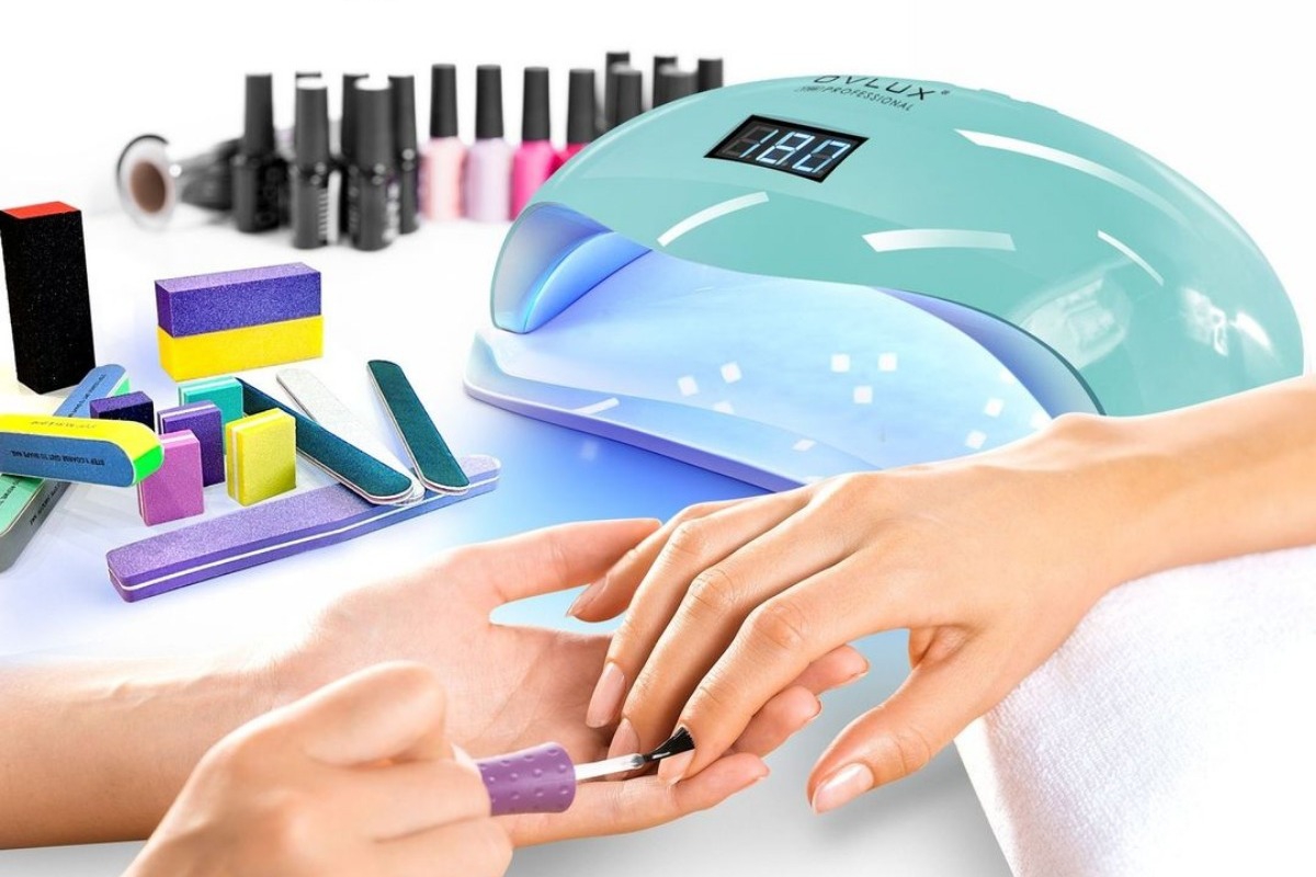 Shellac VS Ακρυλικό μανικιούρ: Ποιο είναι το καλύτερο για σένα;