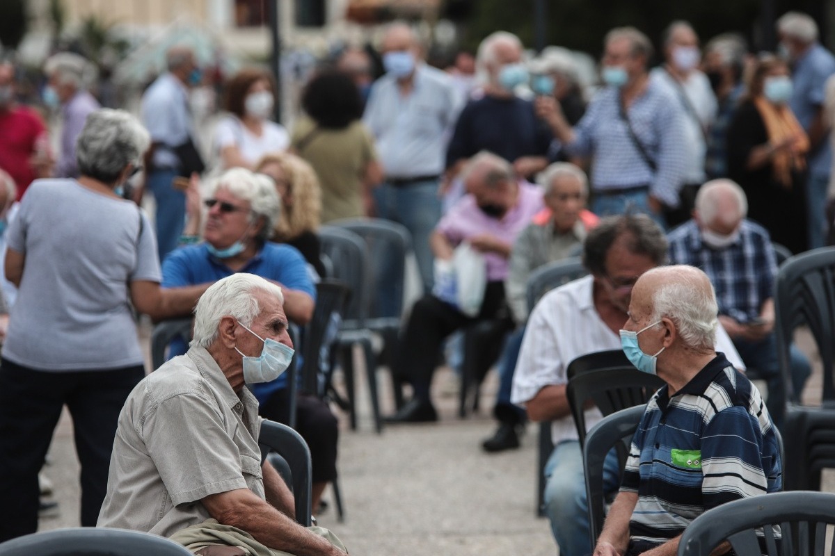 Κορωνοϊός: «Θα φτάσουμε στα 8.800 κρούσματα ανά ημέρα», λέει ο Σαρηγιάννης