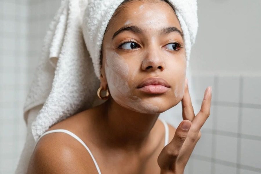 Skin Flooding: Η skincare τάση που αγαπούν οι δερματολόγοι