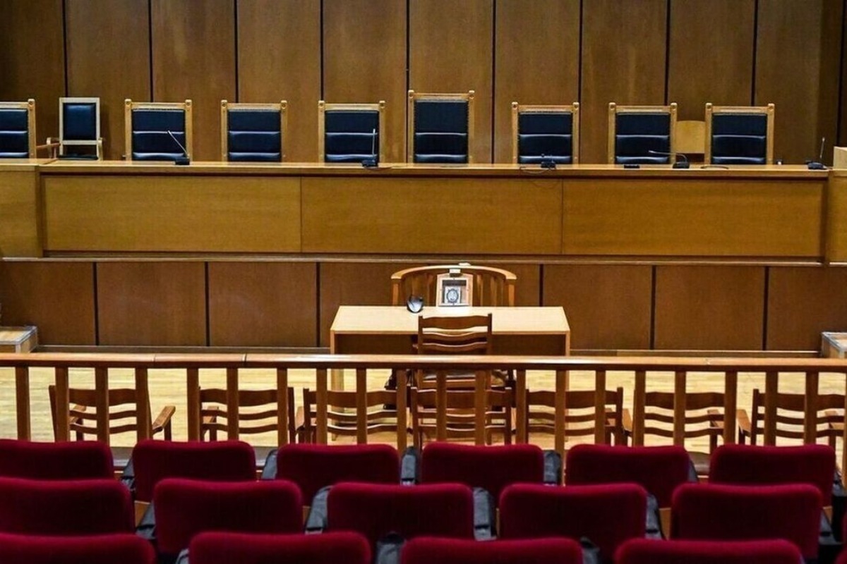 Ένοχος σκηνοθέτης για τα γυμνά πλάνα νεαρής ηθοποιού σε βίντεο κλιπ