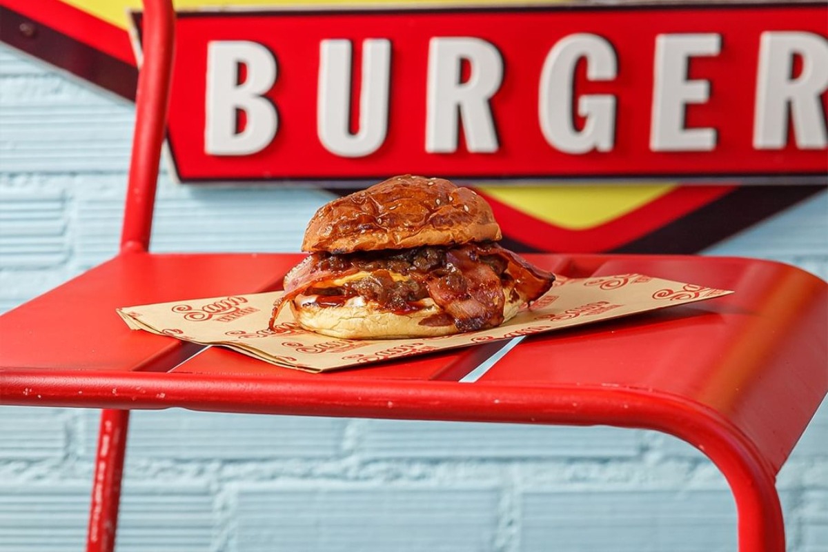 Σε αυτά τα μαγαζιά της Αθήνας τρώμε «αμερικανιές» που αξίζουν