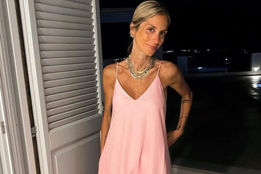Σοφία Καρβέλα: Πόζαρε με εσώρουχα! Έτσι είναι το κορμί της σήμερα, 5 μήνες μετά το ξέσπασμα περί ανορεξίας