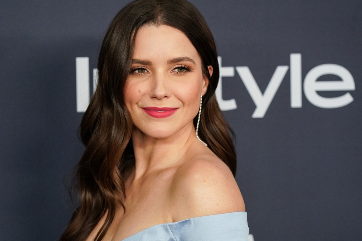 H Σοφία Μπους έκανε coming out: Είμαι queer, μπορώ επιτέλους να ανασάνω