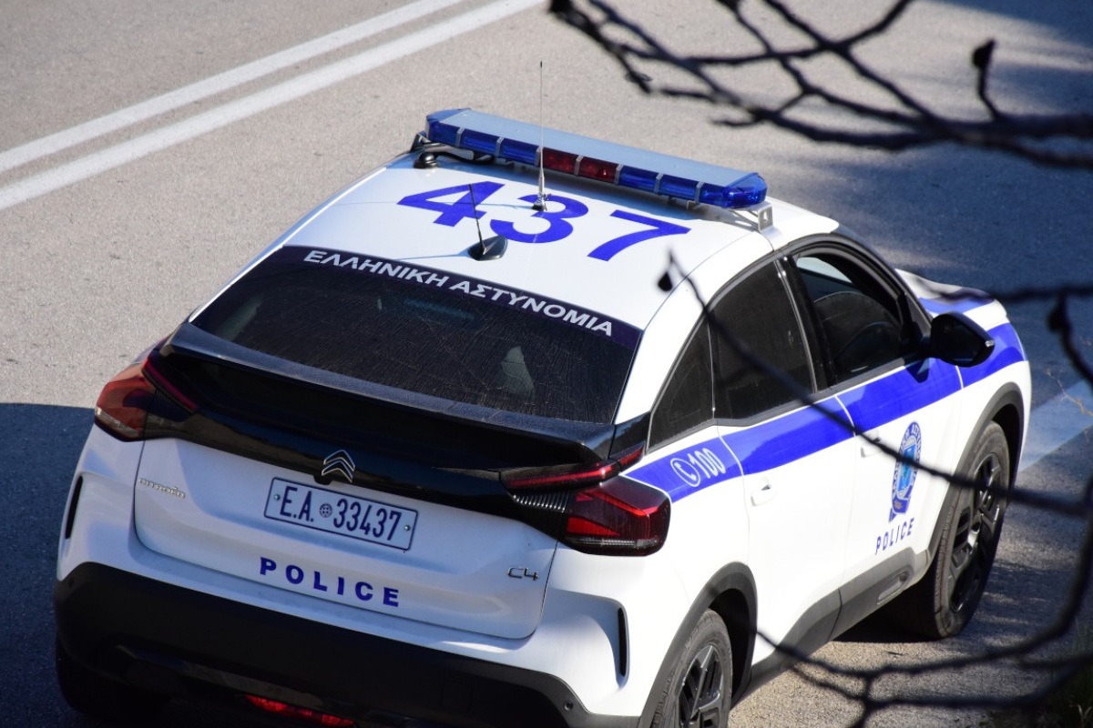 Εύβοια: Κυνήγησε τον σύζυγό της με σπαθί αφού τσακώθηκαν για το φαγητό