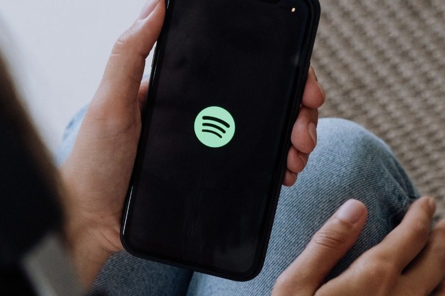 Το Spotify έχει τρόπο να σου βρει το τραγούδι που σου έχει κολλήσει αλλά δεν θυμάσαι πως το λένε
