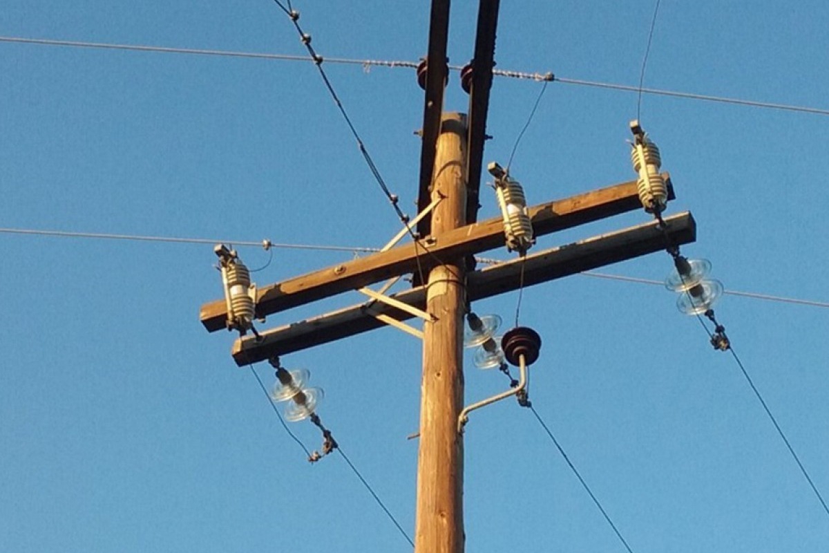 Νεκρός άνδρας πάνω σε στύλο υψηλής τάσης του ΔΕΔΔΗΕ