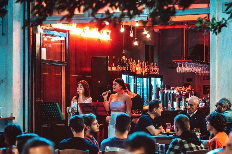 Οι στοές της Θεσσαλονίκης με τα πανέμορφα μπαρ κι εστιατόρια