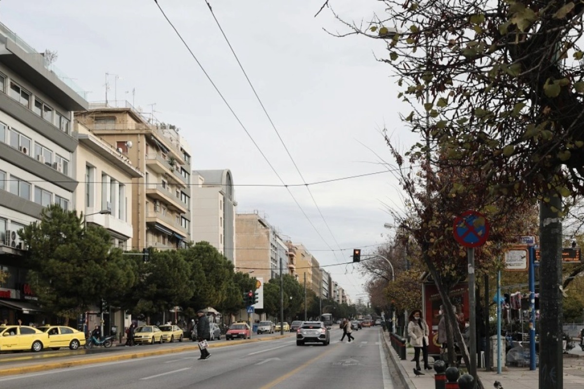 Θρίλερ στη Συγγρού: Πυροβόλησαν οδηγό ταξί στα πόδια