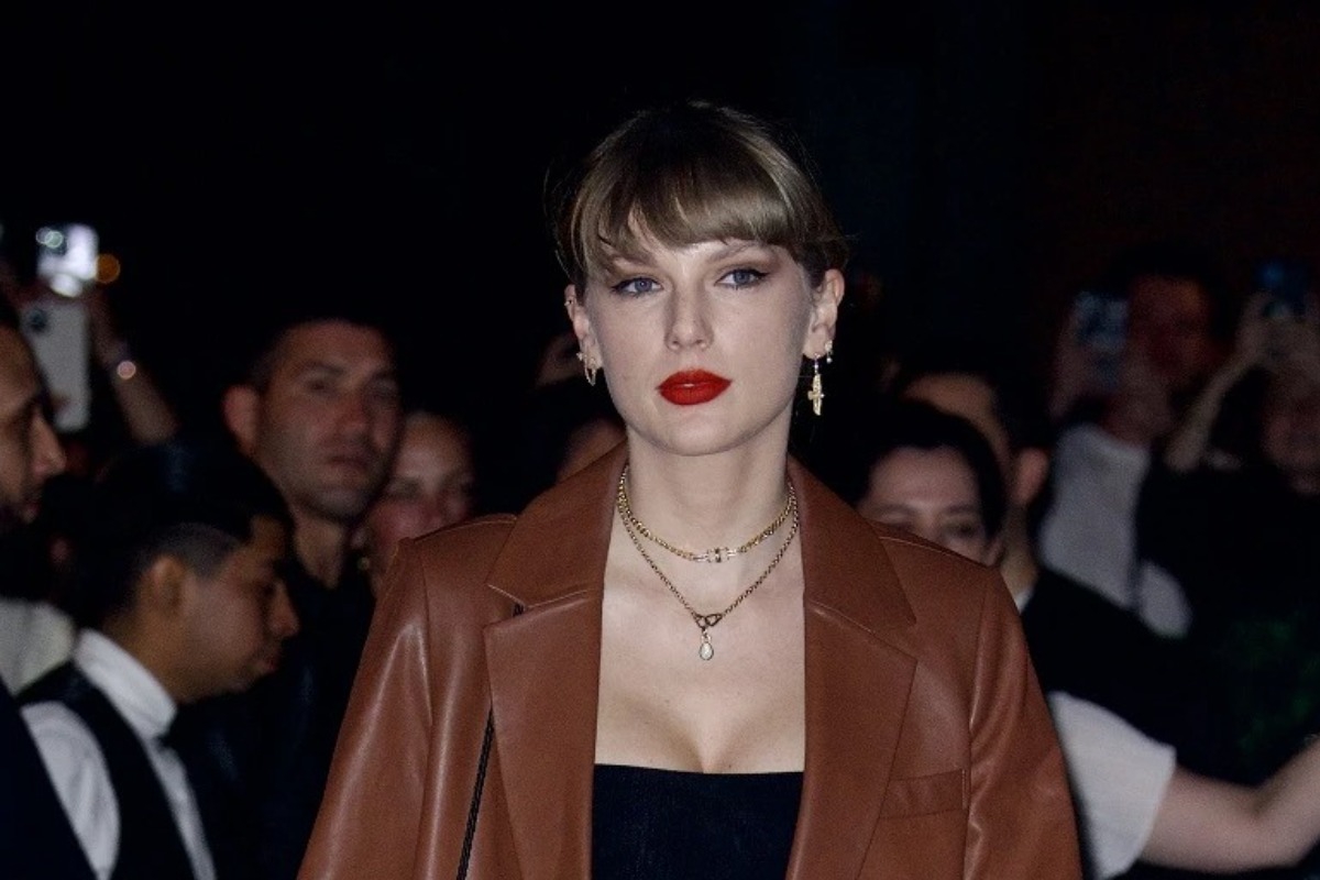 Taylor Swift: Το φιλί που έδωσε στον σύντροφό της, Travis Kelce στη συναυλία της