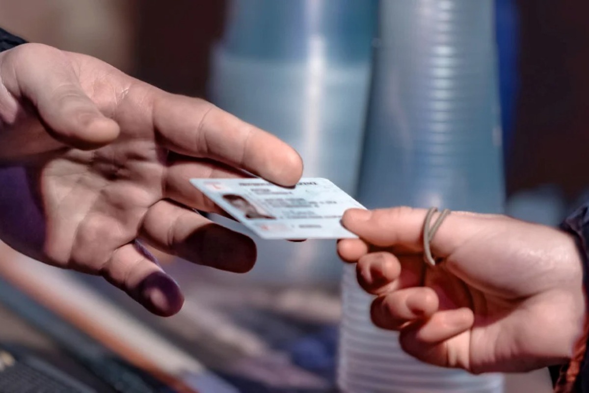 Νέες ταυτότητες: Έτσι θα είναι η μπροστά και πίσω όψη – Ποια στοιχεία θα αναγράφουν