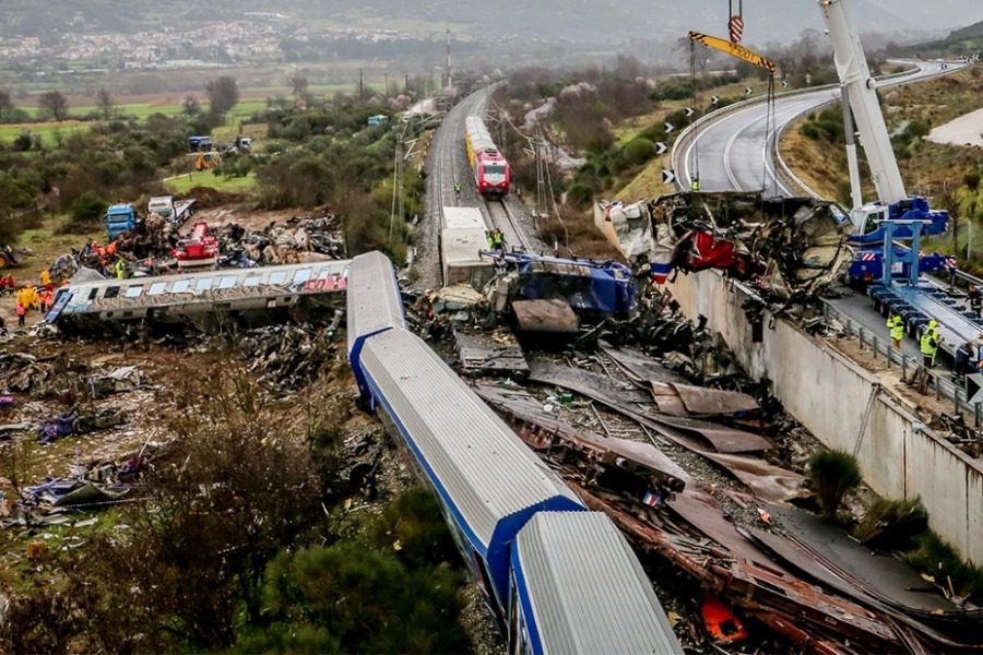 Σύγκρουση τρένων στα Τέμπη ‑ επίσημη ενημέρωση: 57 οι νεκροί, 56 οι αγνοούμενοι