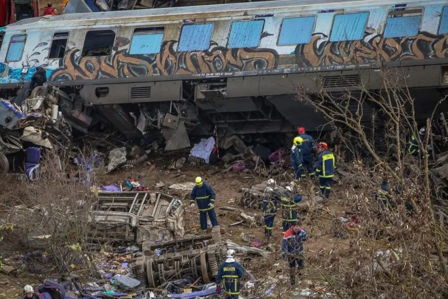 Ιατροδικαστής Λάρισας: Στους 57 οι νεκροί ‑ Πάνω από 10 σάκοι με ανθρώπινα μέλη