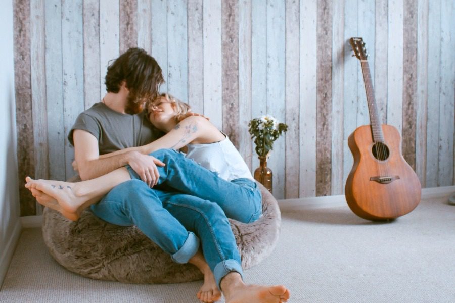 5 πράγματα που παθαίνει το σώμα μας όταν ερωτευόμαστε