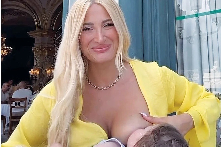 Eπιτρέπεται στην Ιωάννα Τούνη να θηλάσει δημόσια;