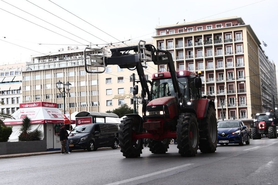 Πόσο κοστίζει στους αγρότες η κάθοδος των τρακτέρ στην Αθήνα