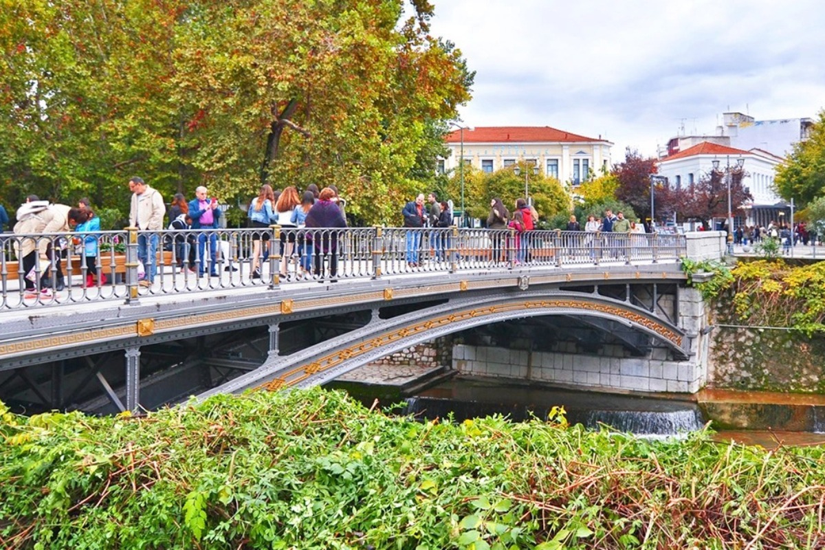 Τραγωδία σε σχολική εκδρομή: Πέθανε 15χρονη σε νυχτερινό κέντρο στα Τρίκαλα