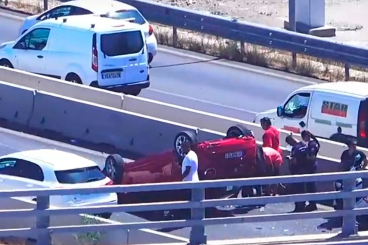 Δύο σοβαρά τροχαία στην Ποσειδώνος μέσα σε λίγη ώρα