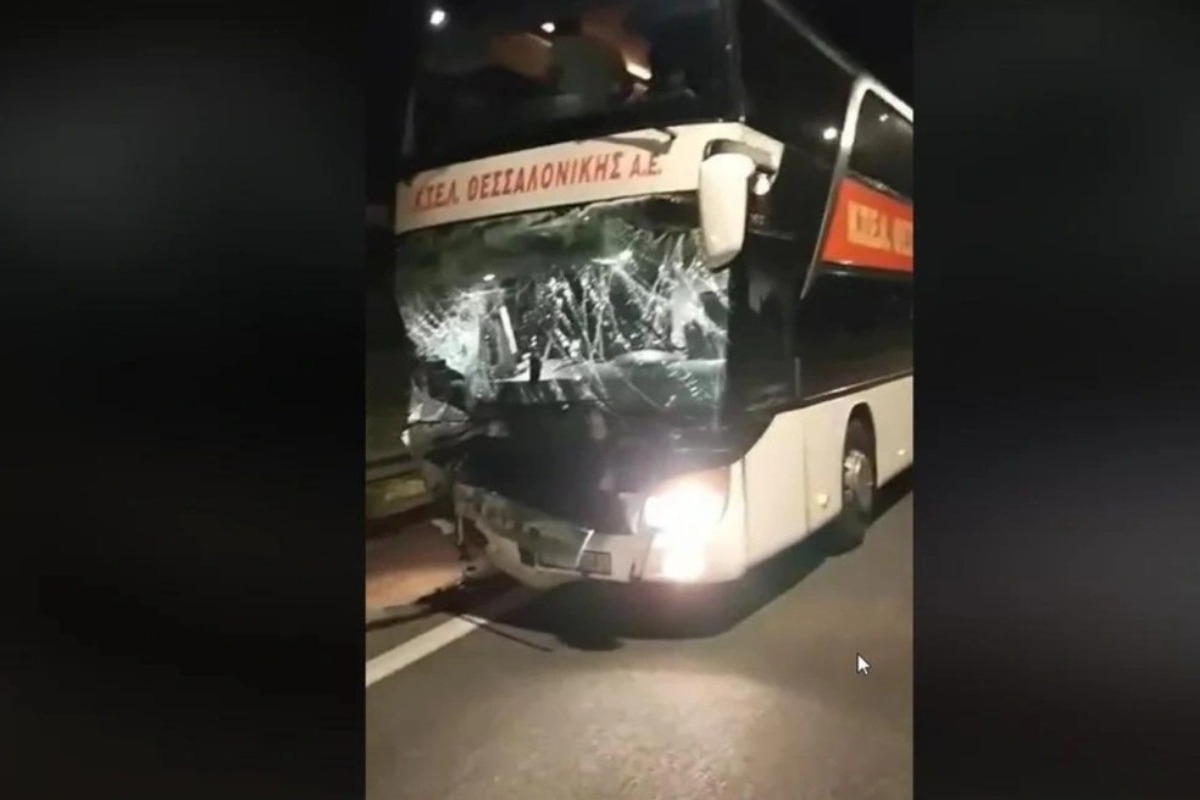 Πλαταμώνας: Τροχαίο δυστύχημα στην Εθνική οδό, ΚΤΕΛ συγκρούστηκε με δύο ΙΧ